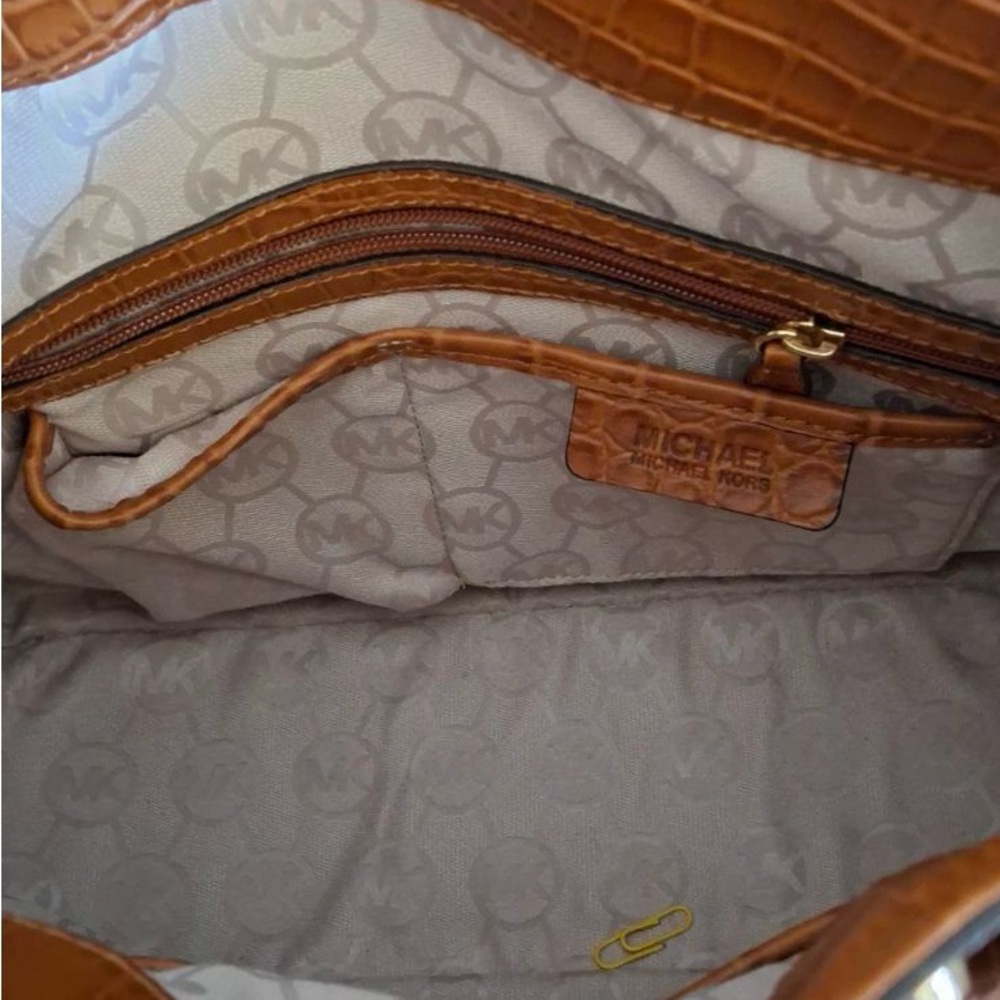 Michael Kors Handbag - Picture 5 of 5